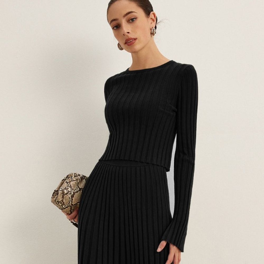 Commense Lettuce Trim Ribbed Crop Sweater